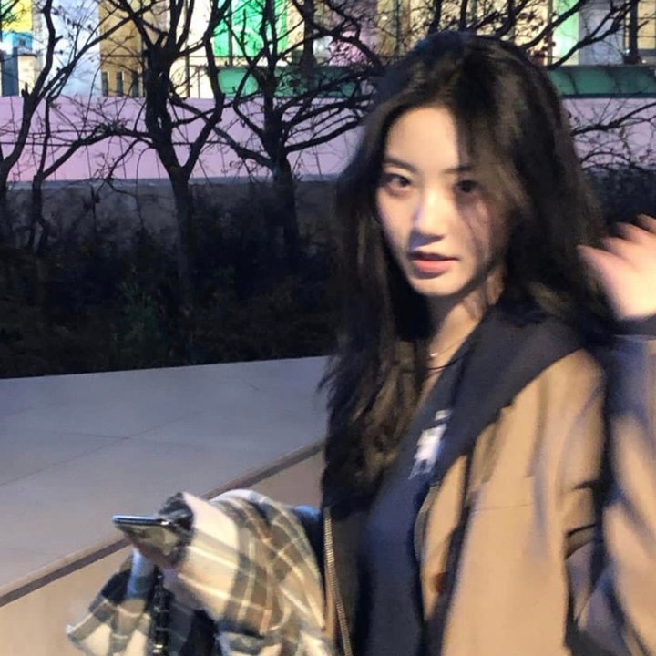 黑夜里的眼睛
